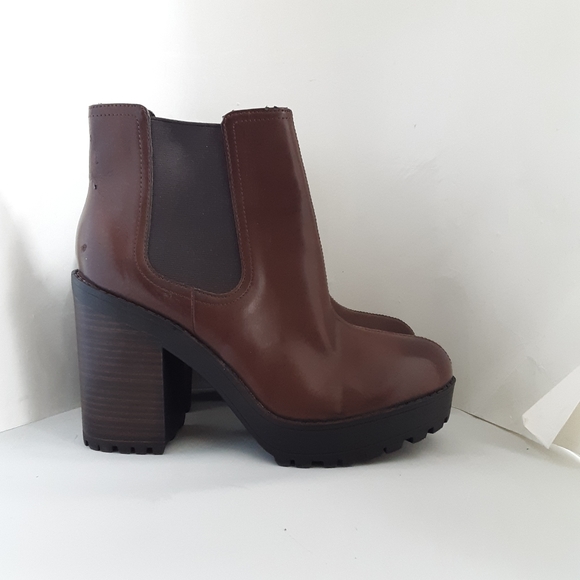 H & M - divided- chunky lug sole ankle boots - Picture 1 of 13